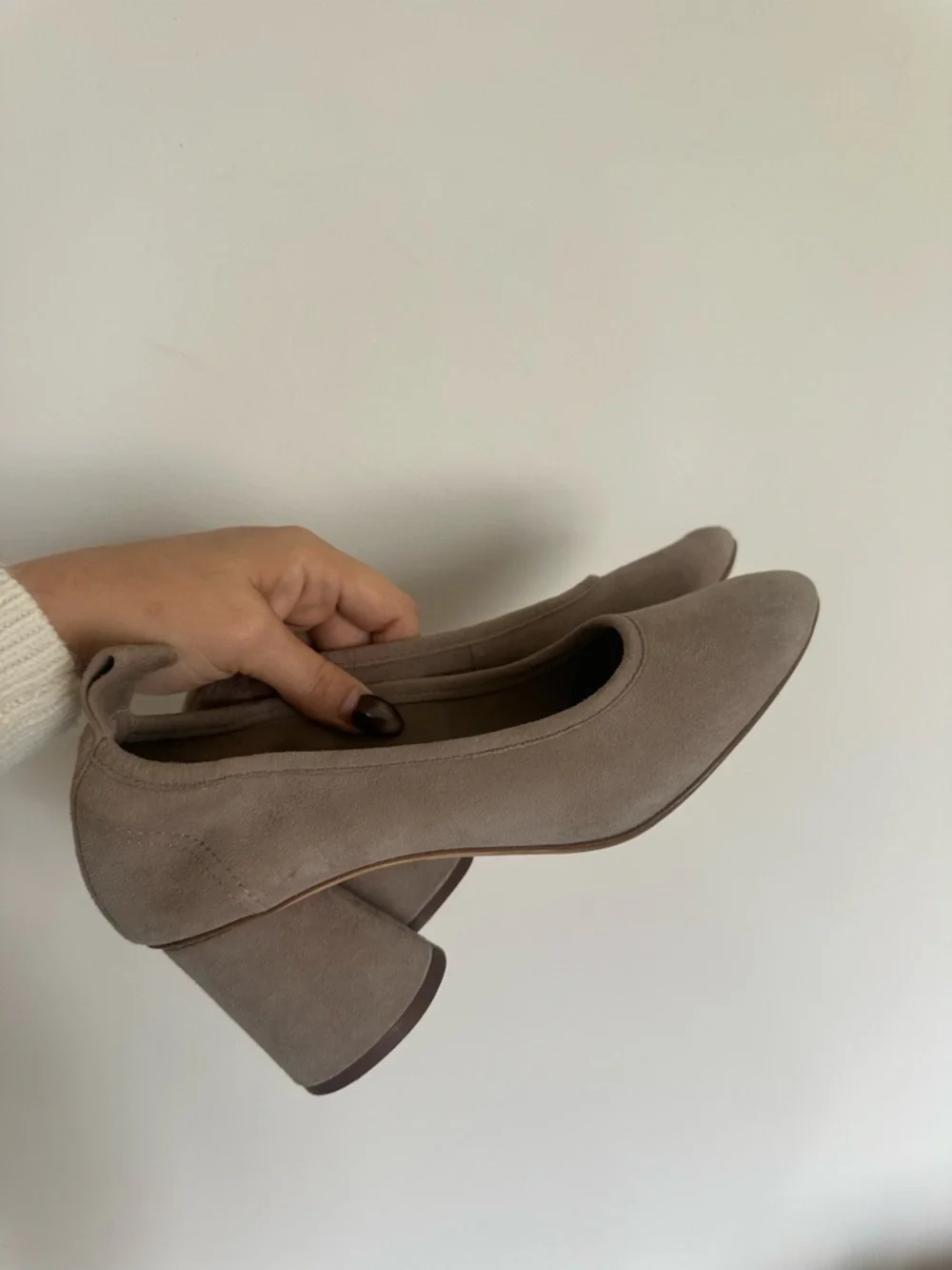 Tory Burch Suede Block Heel Pumps Taupe Size 7M EUC